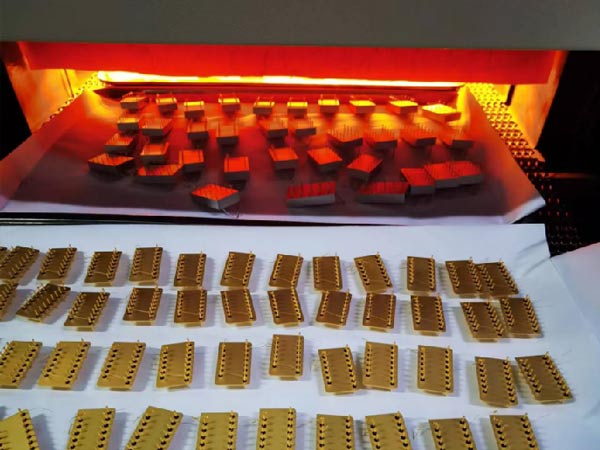 Полупроводниковые чипы, контроллер, PCB распыление отверждения сухой линии -4